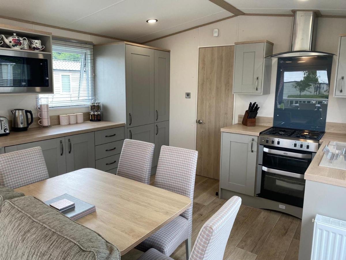 Lake District Prestige Caravan, 3 Bedrooms, Sleeps 8 On Haven Holiday Park Flookburgh Extérieur photo