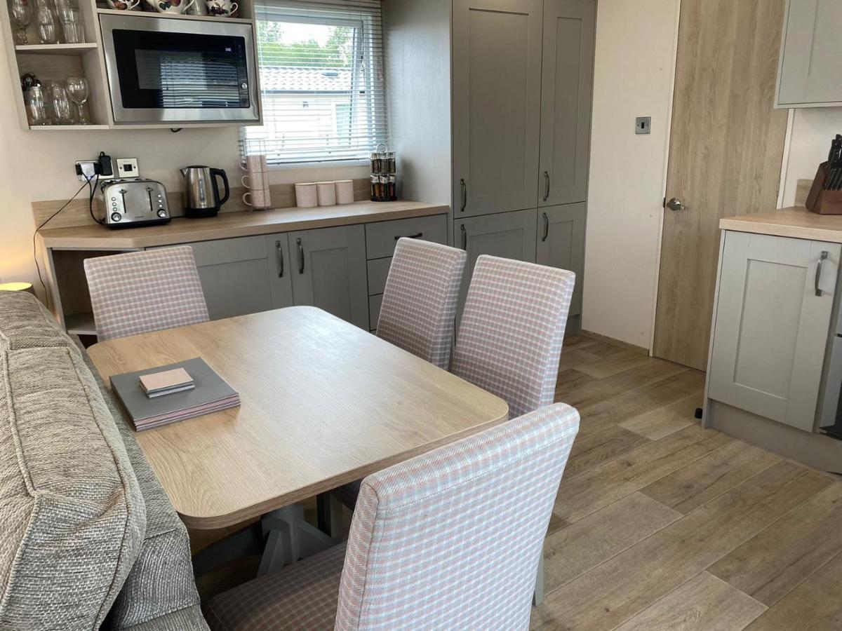 Lake District Prestige Caravan, 3 Bedrooms, Sleeps 8 On Haven Holiday Park Flookburgh Extérieur photo