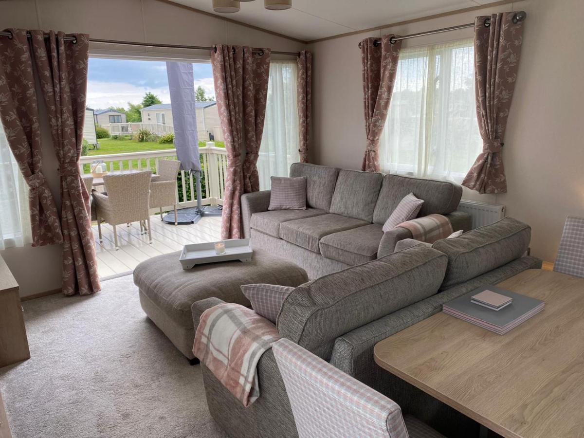 Lake District Prestige Caravan, 3 Bedrooms, Sleeps 8 On Haven Holiday Park Flookburgh Extérieur photo