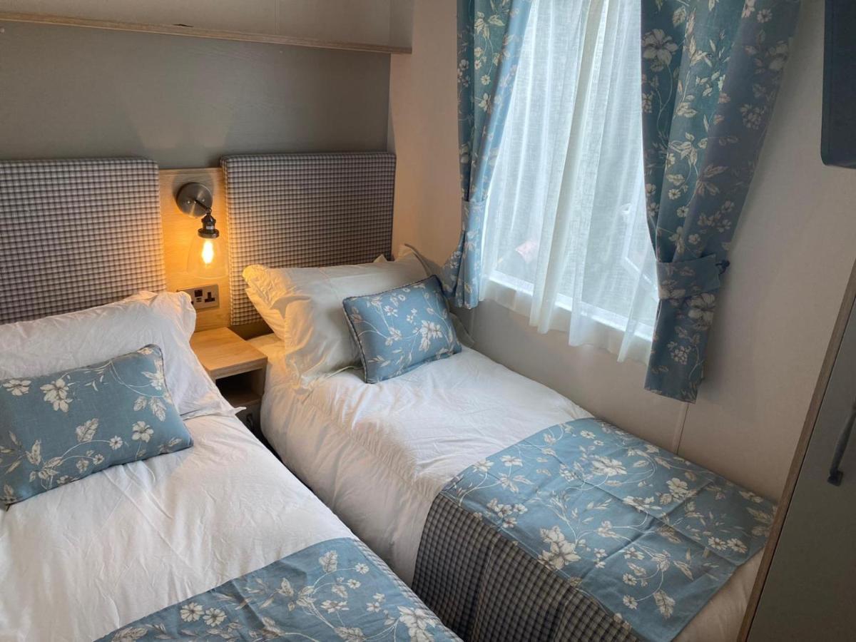 Lake District Prestige Caravan, 3 Bedrooms, Sleeps 8 On Haven Holiday Park Flookburgh Extérieur photo