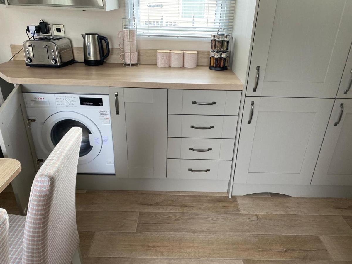 Lake District Prestige Caravan, 3 Bedrooms, Sleeps 8 On Haven Holiday Park Flookburgh Extérieur photo