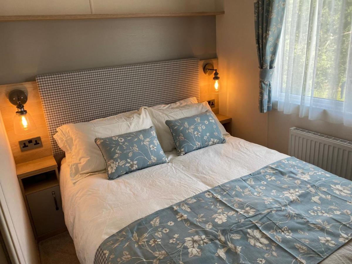 Lake District Prestige Caravan, 3 Bedrooms, Sleeps 8 On Haven Holiday Park Flookburgh Extérieur photo