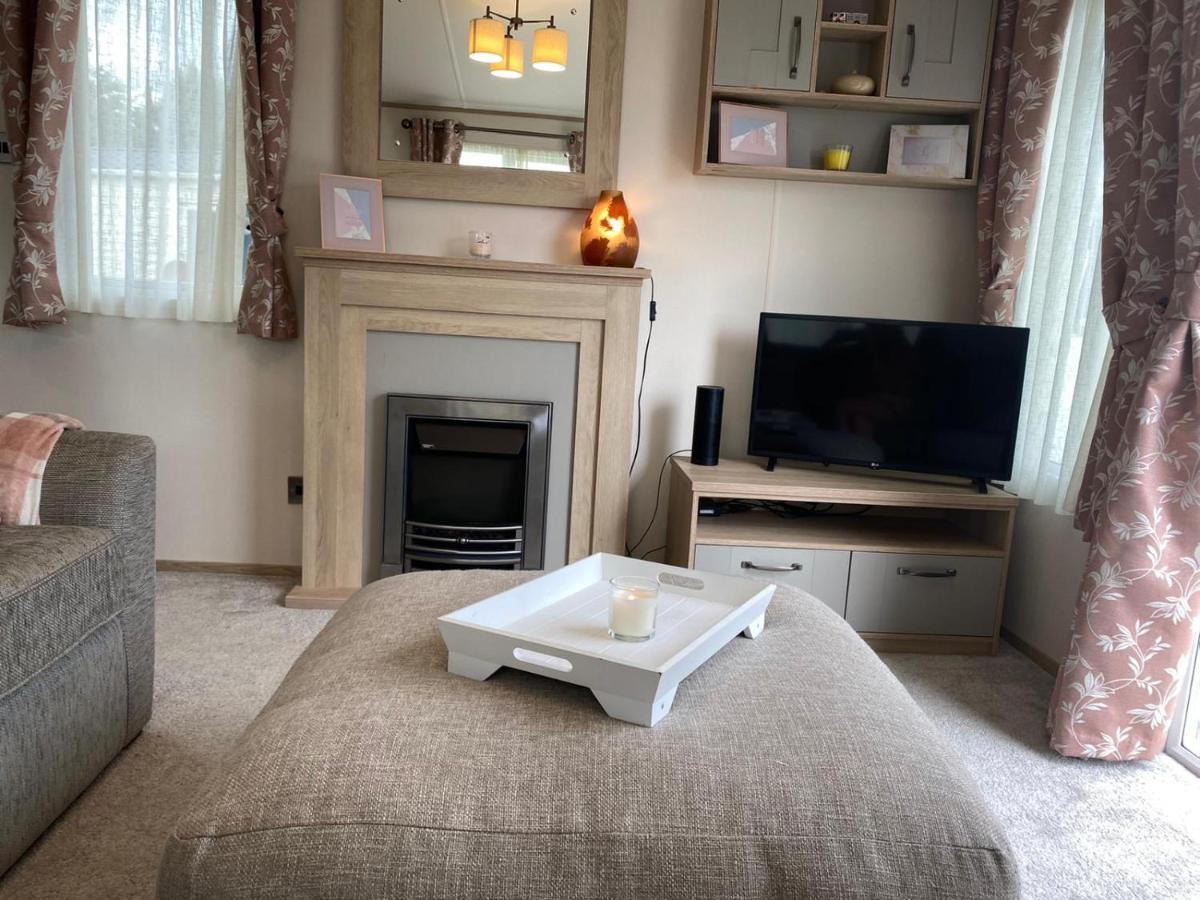 Lake District Prestige Caravan, 3 Bedrooms, Sleeps 8 On Haven Holiday Park Flookburgh Extérieur photo
