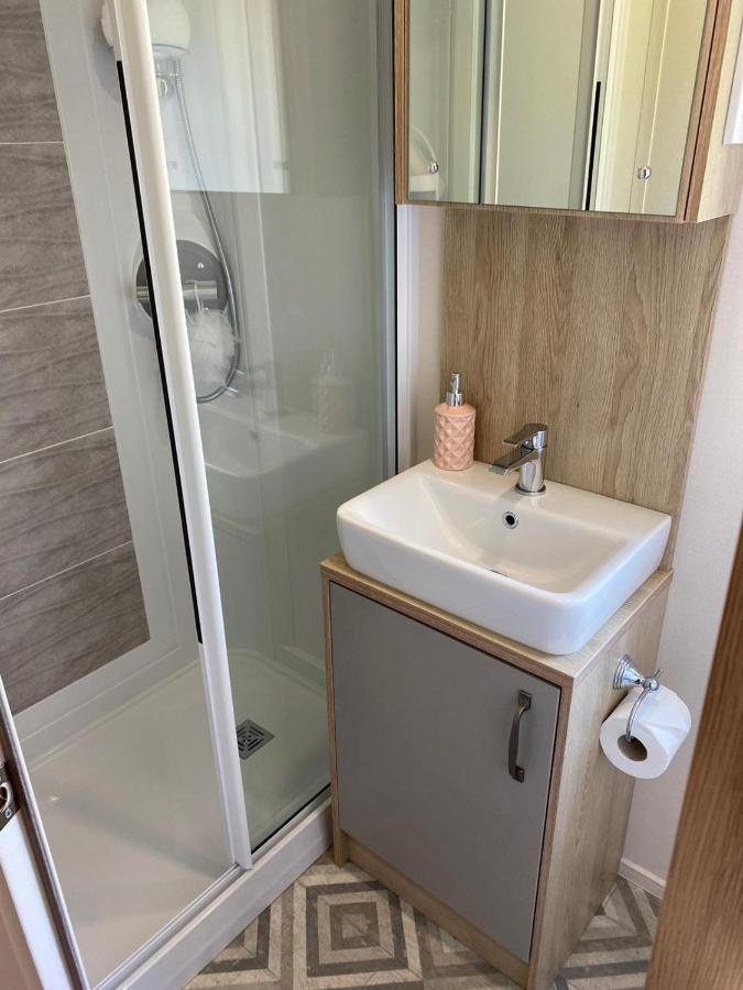 Lake District Prestige Caravan, 3 Bedrooms, Sleeps 8 On Haven Holiday Park Flookburgh Extérieur photo