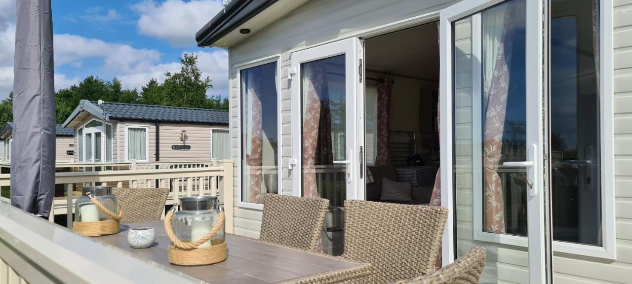 Lake District Prestige Caravan, 3 Bedrooms, Sleeps 8 On Haven Holiday Park Flookburgh Extérieur photo