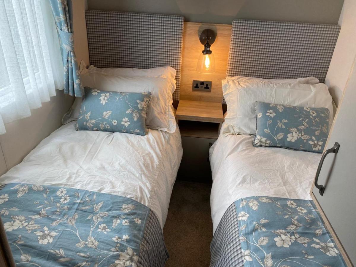 Lake District Prestige Caravan, 3 Bedrooms, Sleeps 8 On Haven Holiday Park Flookburgh Extérieur photo